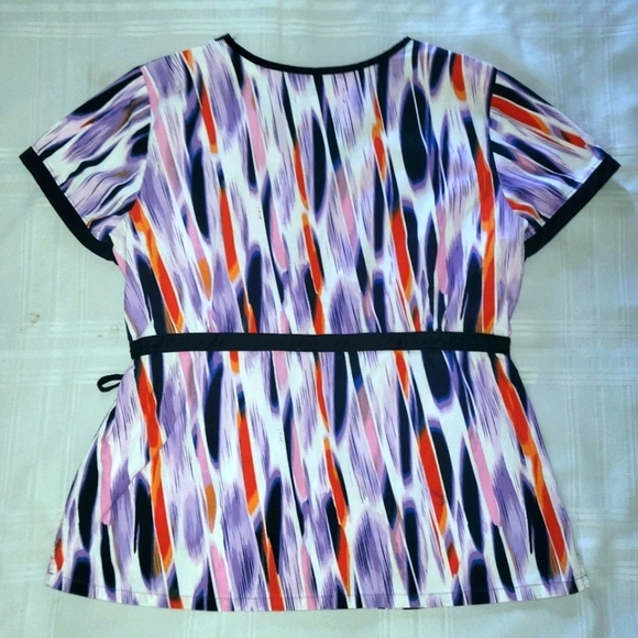 Koi Scrub Set Mock Wrap Top Navy size Medium - Picture 3 of 6